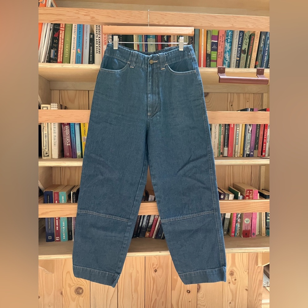 Straight Leg Women's Jeans in Dark Blue Denim